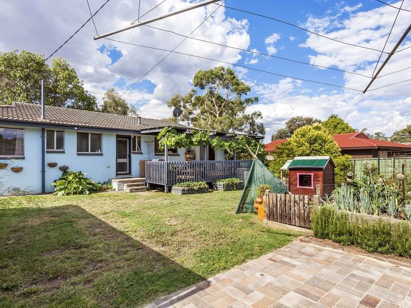 72 Armstrong Crescent, Holt ACT 2615