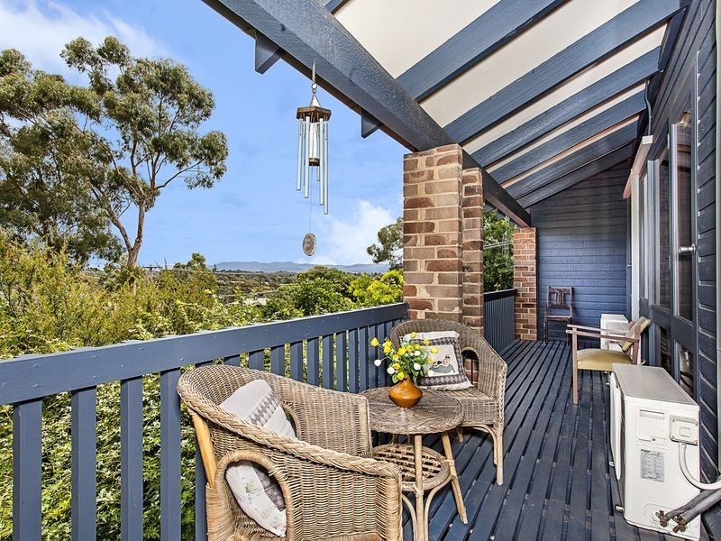 10 Denny Street, Latham ACT 2615