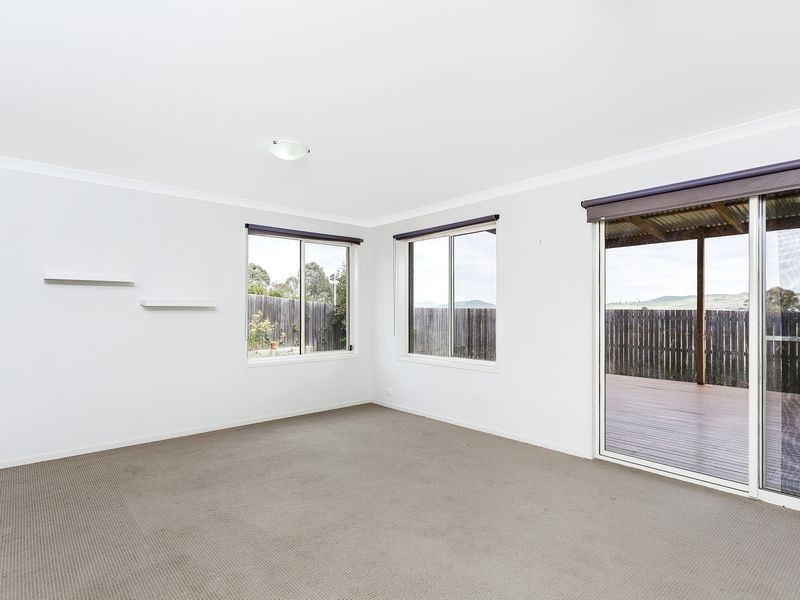 97 Macfarlane Burnet Avenue, Macgregor ACT 2615