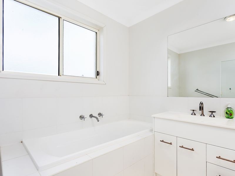 97 Macfarlane Burnet Avenue, Macgregor ACT 2615