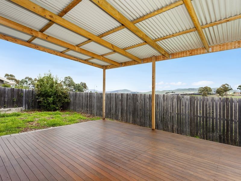 97 Macfarlane Burnet Avenue, Macgregor ACT 2615