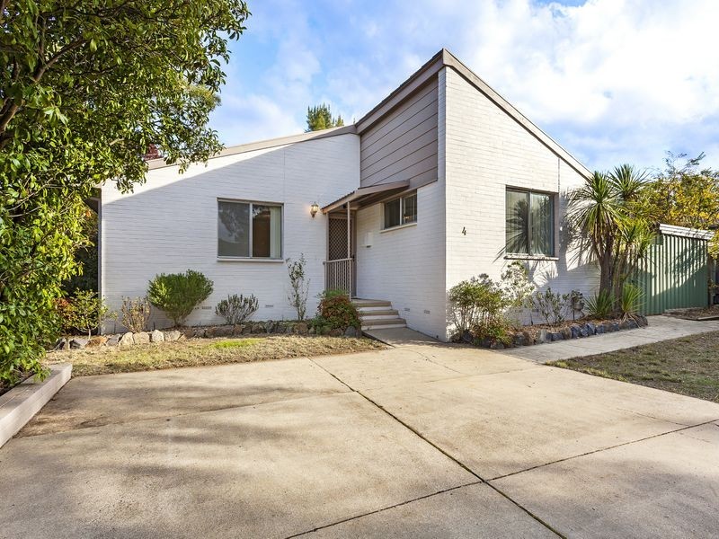 4 Edye Place, Macgregor ACT 2615