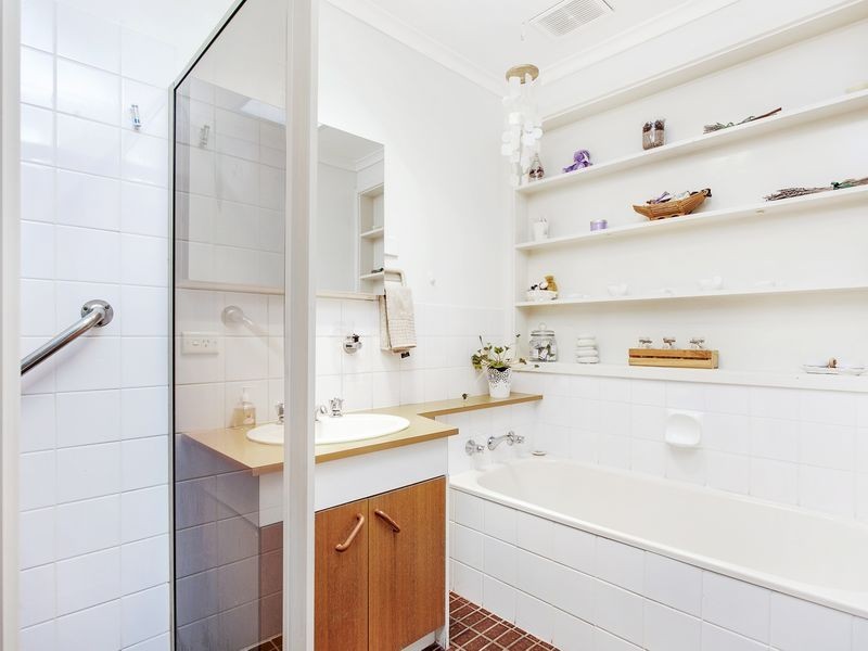 16 Cannan Crescent, Macgregor ACT 2615