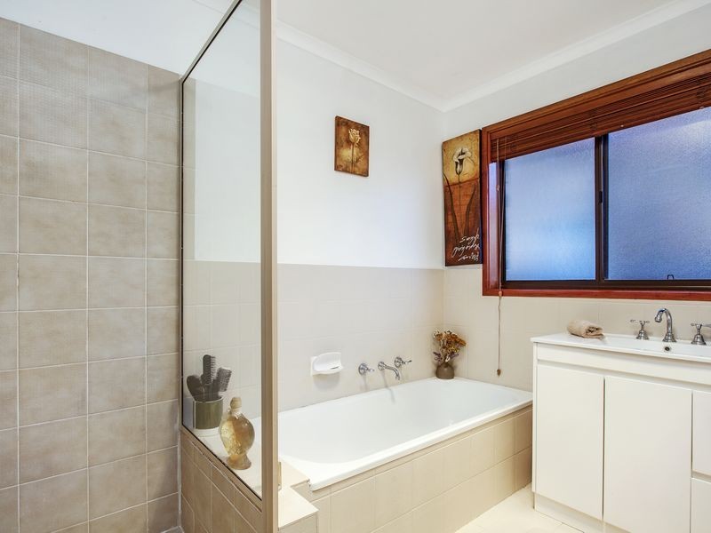 27 Vagabond Crescent, Mckellar ACT 2617
