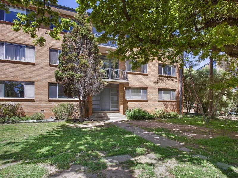 3/8 Irvine Street, Watson ACT 2602