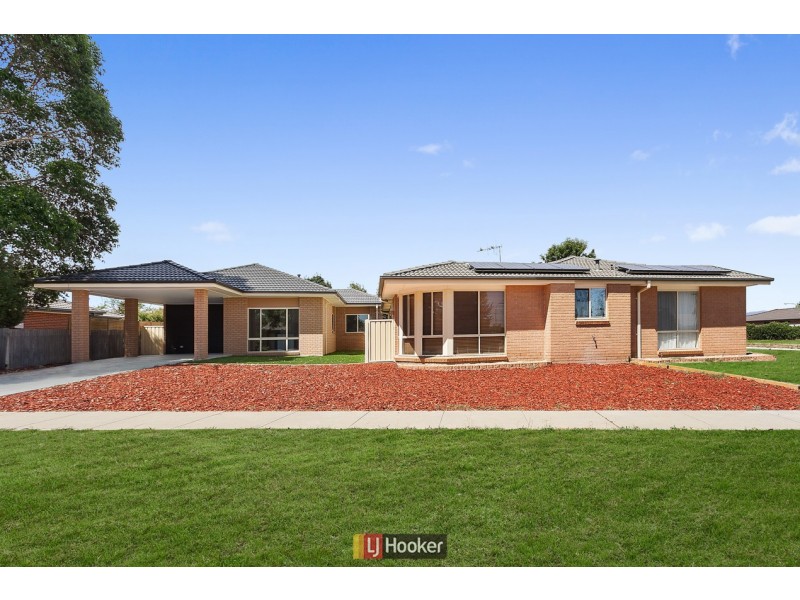 1A & 1B Fairlight Street, Dunlop ACT 2615