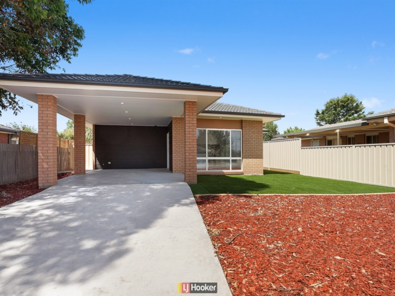 1A & 1B Fairlight Street, Dunlop ACT 2615