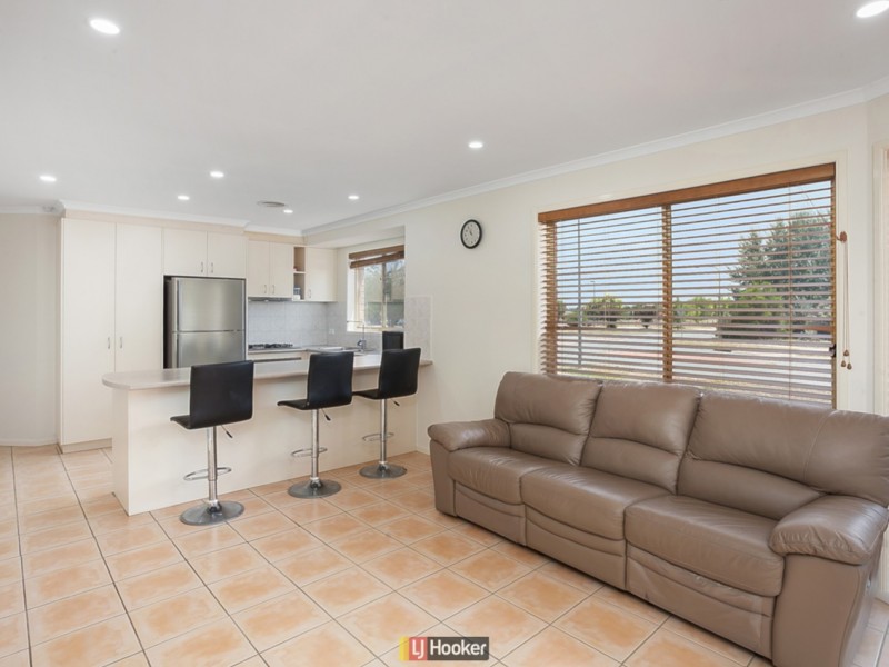 1A & 1B Fairlight Street, Dunlop ACT 2615