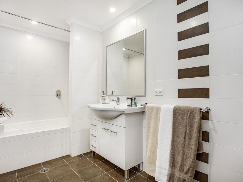 8/114 Athllon Drive, Greenway ACT 2900