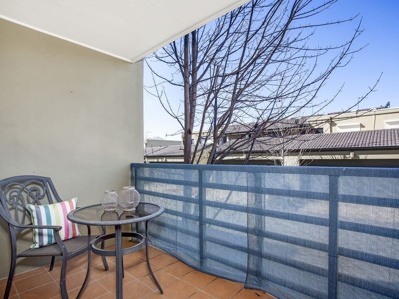8/114 Athllon Drive, Greenway ACT 2900