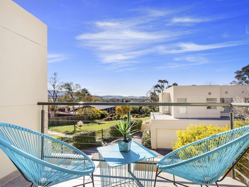 2/51 Blackwood Terrace, Holder ACT 2611