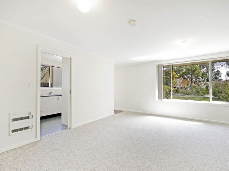 16 De Mestre Place, Holt ACT 2615