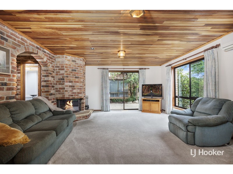 10 Lumholtz Place, Florey ACT 2615