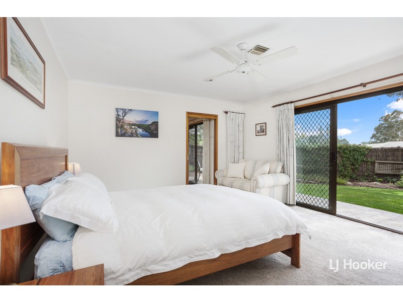 10 Lumholtz Place, Florey ACT 2615