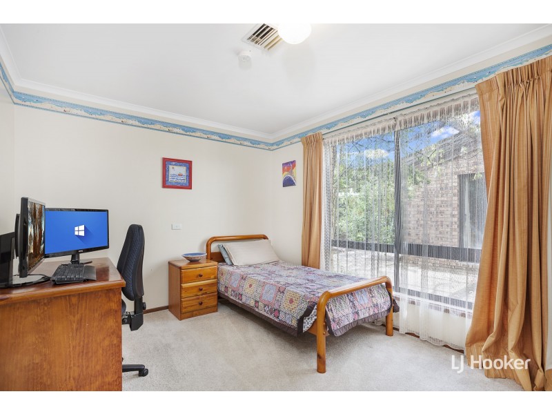 10 Lumholtz Place, Florey ACT 2615