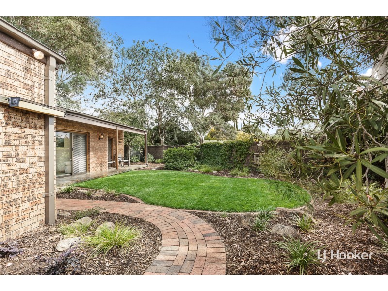 10 Lumholtz Place, Florey ACT 2615