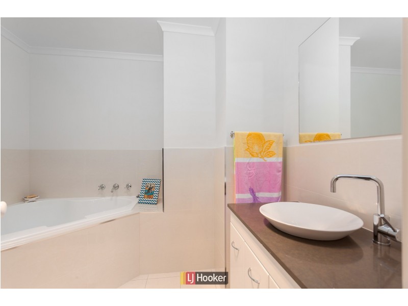 26 Siroset Close, Dunlop ACT 2615