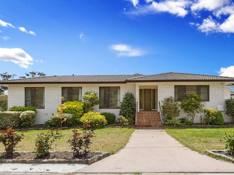 133 Springvale Drive, Weetangera ACT 2614
