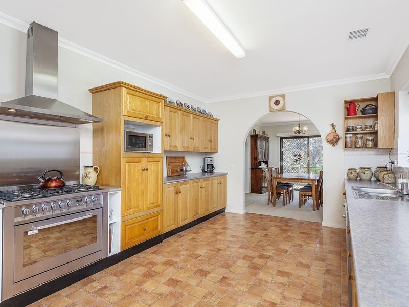 133 Springvale Drive, Weetangera ACT 2614