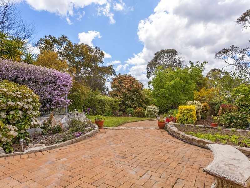 133 Springvale Drive, Weetangera ACT 2614