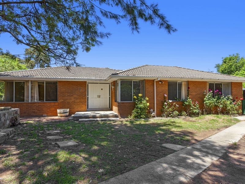 6 Stewart Crescent, Melba ACT 2615