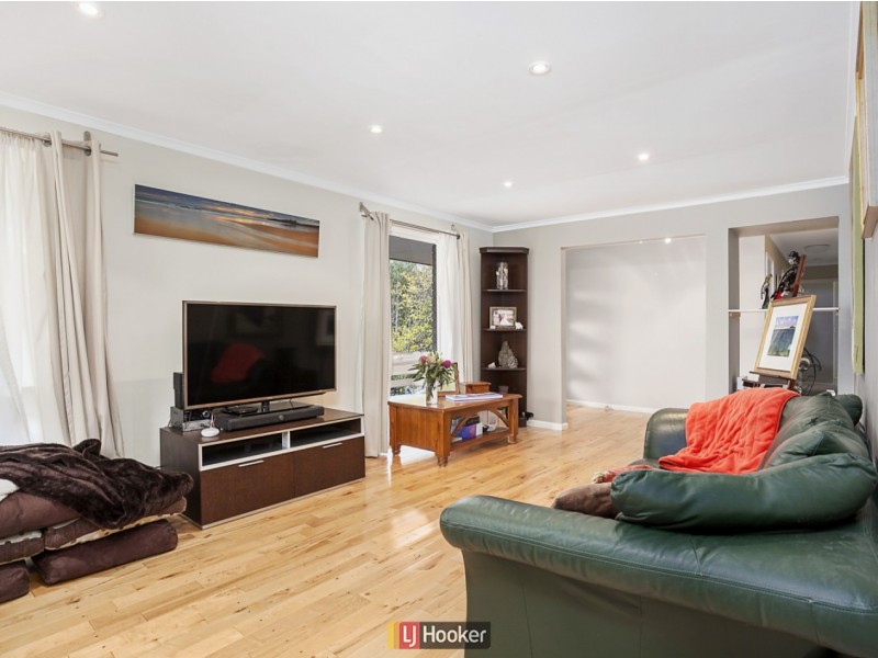 11 Standbridge Place, Spence ACT 2615