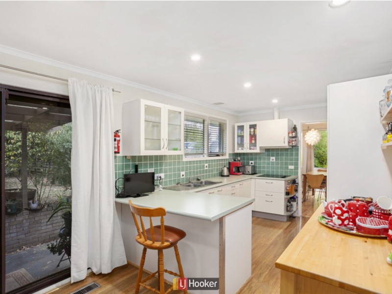 11 Standbridge Place, Spence ACT 2615