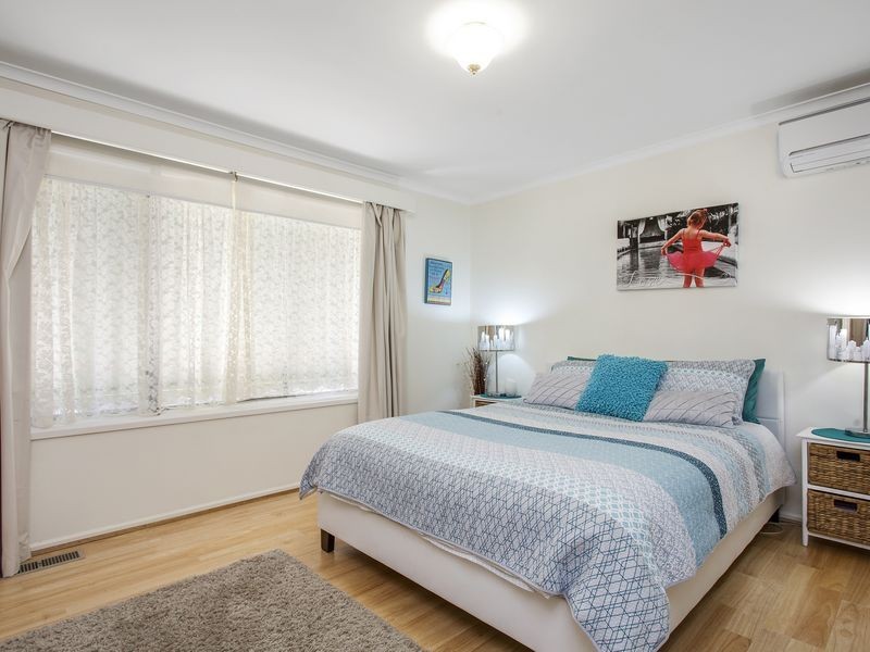 12 Wallis Place, Spence ACT 2615