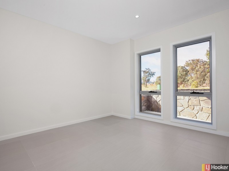 14 Cocoparra Crescent, Crace ACT 2911