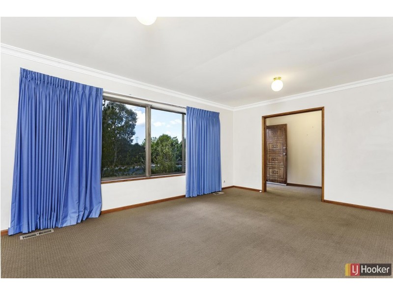 37 Stretton Crescent, Latham ACT 2615