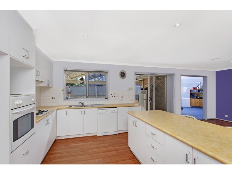 16 Fitton Close, Dunlop ACT 2615