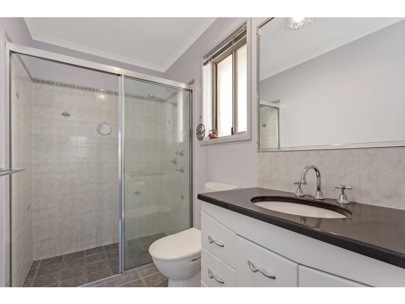 16 Fitton Close, Dunlop ACT 2615