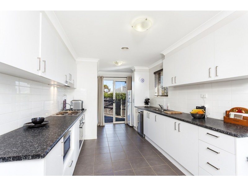 9/88 Eccles Circuit, Macgregor ACT 2615