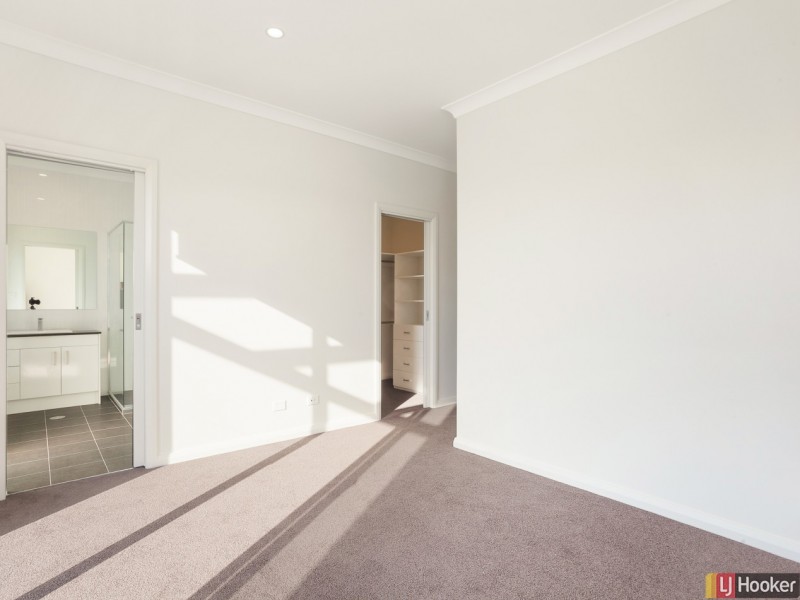 11 Sellbach Street, Weston ACT 2611