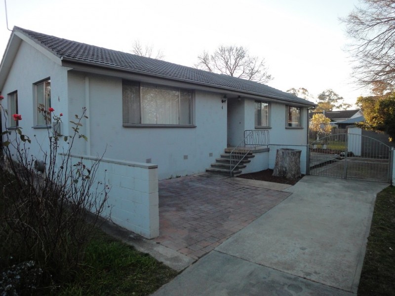 4 Boyce Place, Chifley ACT 2606