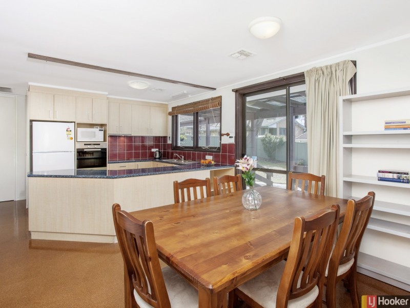 4 Shenton Crescent, Stirling ACT 2611