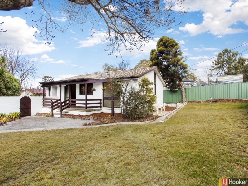 4 Shenton Crescent, Stirling ACT 2611