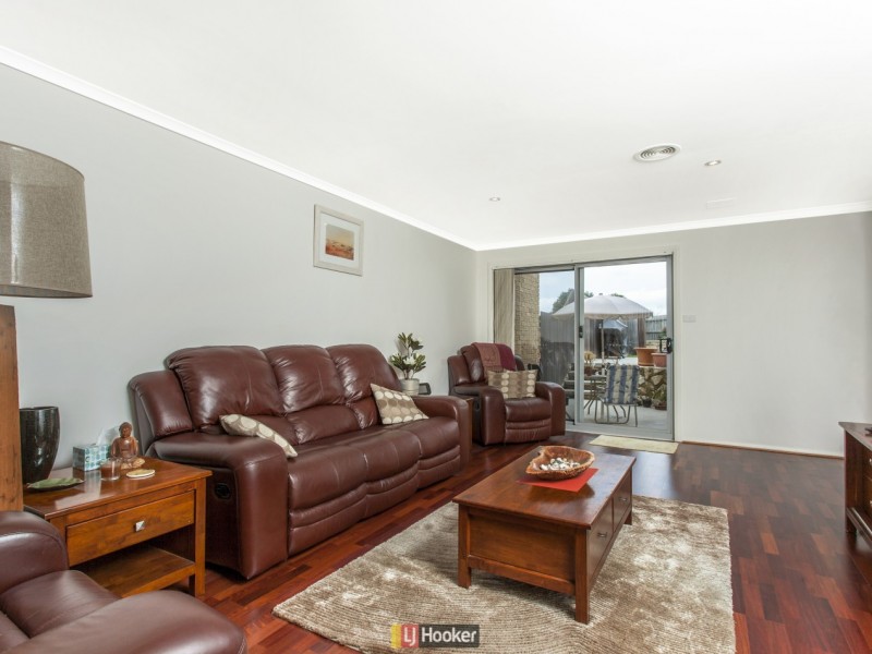 6 Siroset Close, Dunlop ACT 2615