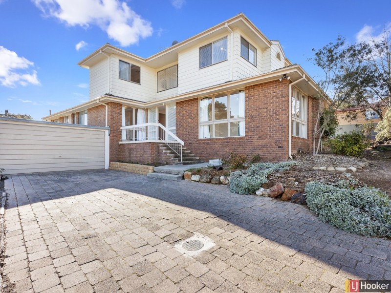 8 Wallis Place, Spence ACT 2615