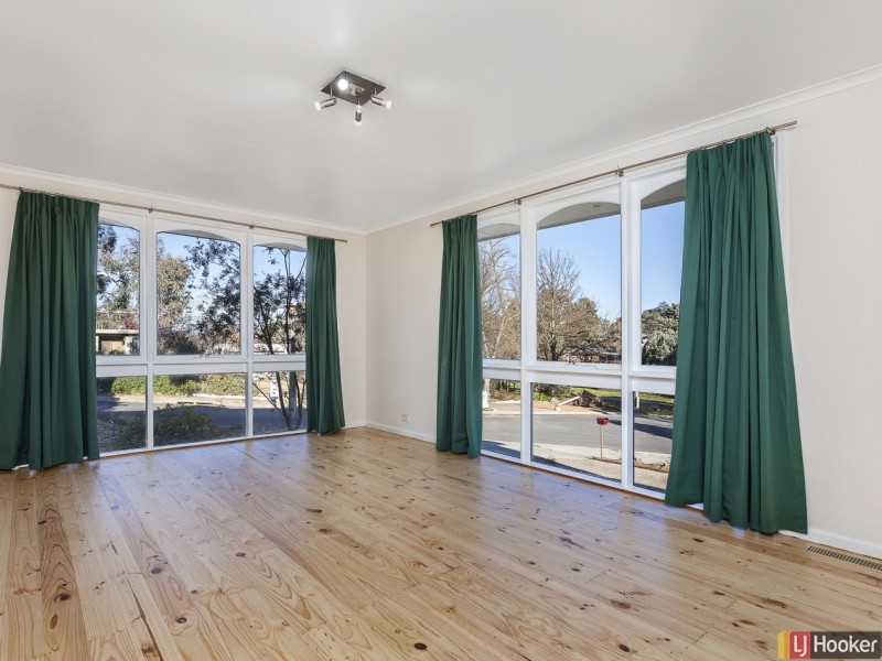 8 Wallis Place, Spence ACT 2615