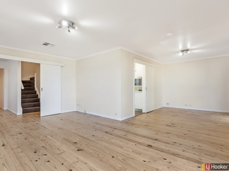 8 Wallis Place, Spence ACT 2615