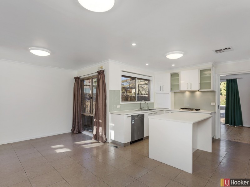 8 Wallis Place, Spence ACT 2615