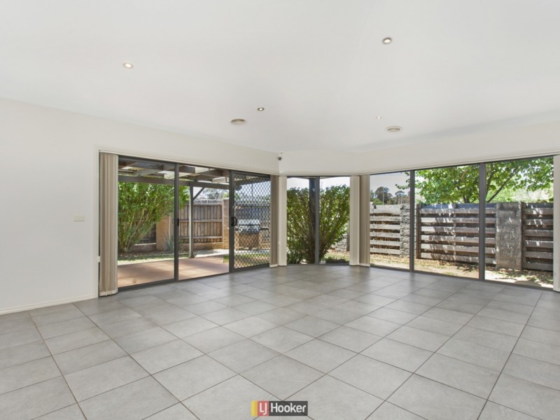 2 Simonetti Street, Dunlop ACT 2615