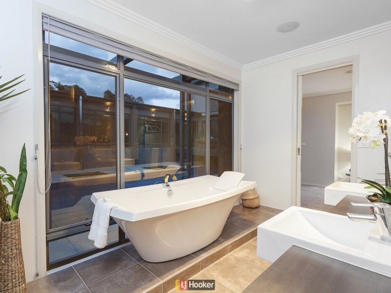 42 Chauvel Circle, Chapman ACT 2611