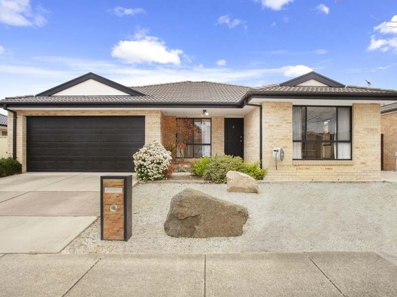 8 Dunnett Street, Dunlop ACT 2615