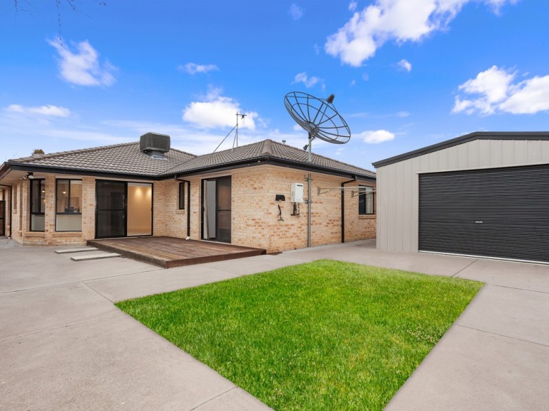 8 Dunnett Street, Dunlop ACT 2615