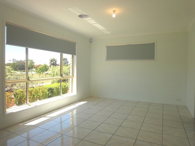 6 Mary Gillespie Avenue, Gungahlin ACT 2912