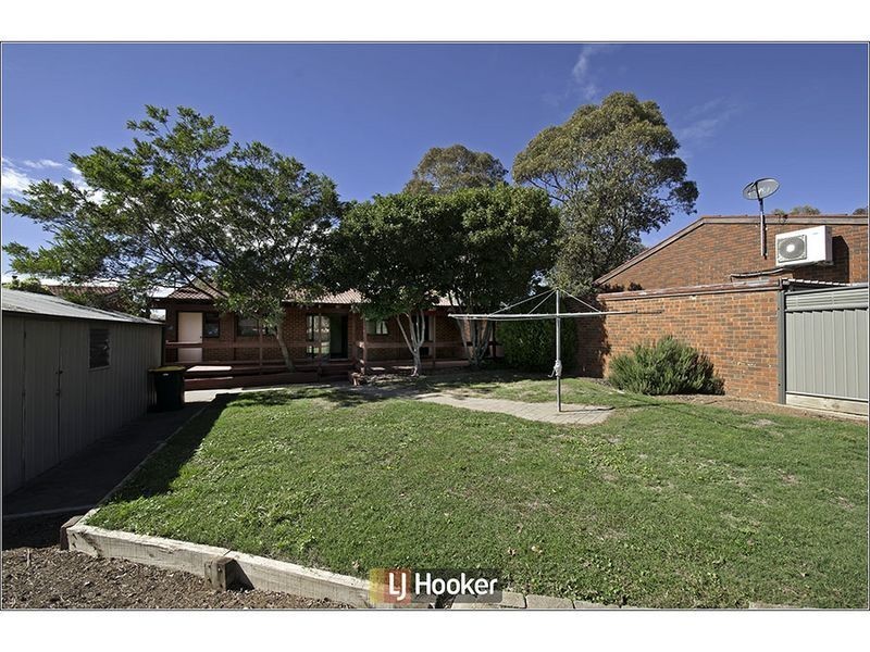 6 Lumholtz Place, Florey ACT 2615