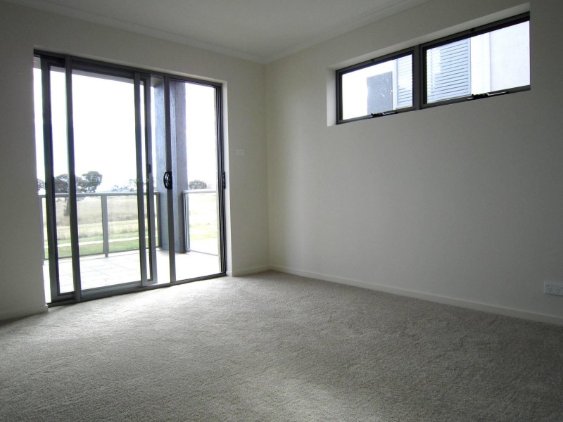 4/75 Elizabeth Jolly Street, Franklin ACT 2913