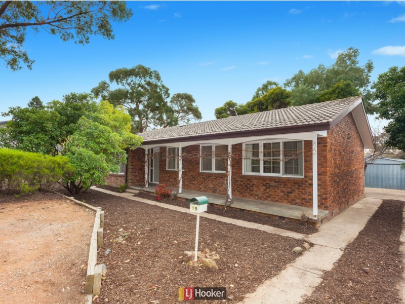 19 Gillespie Street, Weetangera ACT 2614